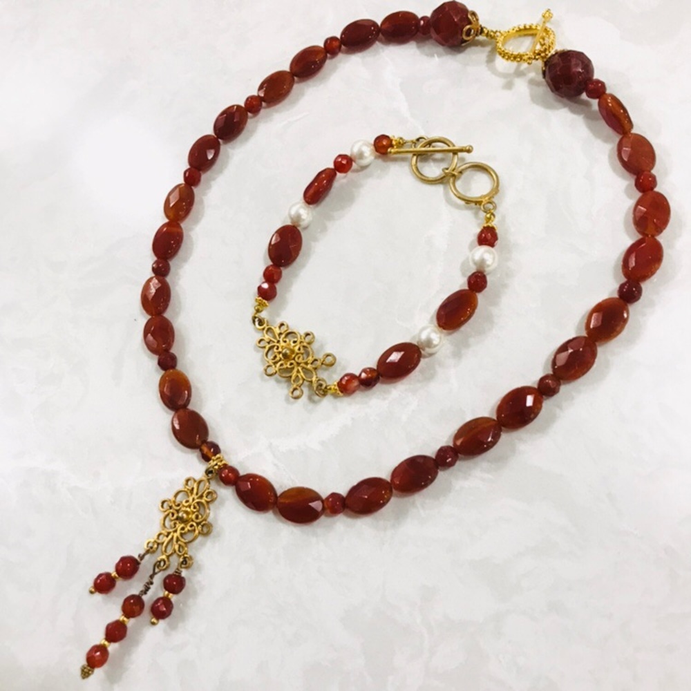 Necklace and bracelet